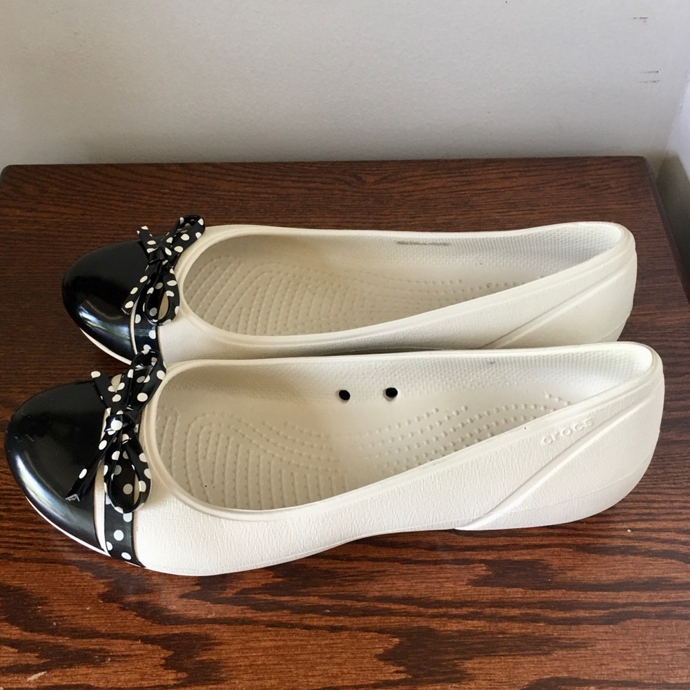CROCS CAP TOE POLKA DOT BOW BALLET FLAT CREAM and BLACK - Picture 4 of 11